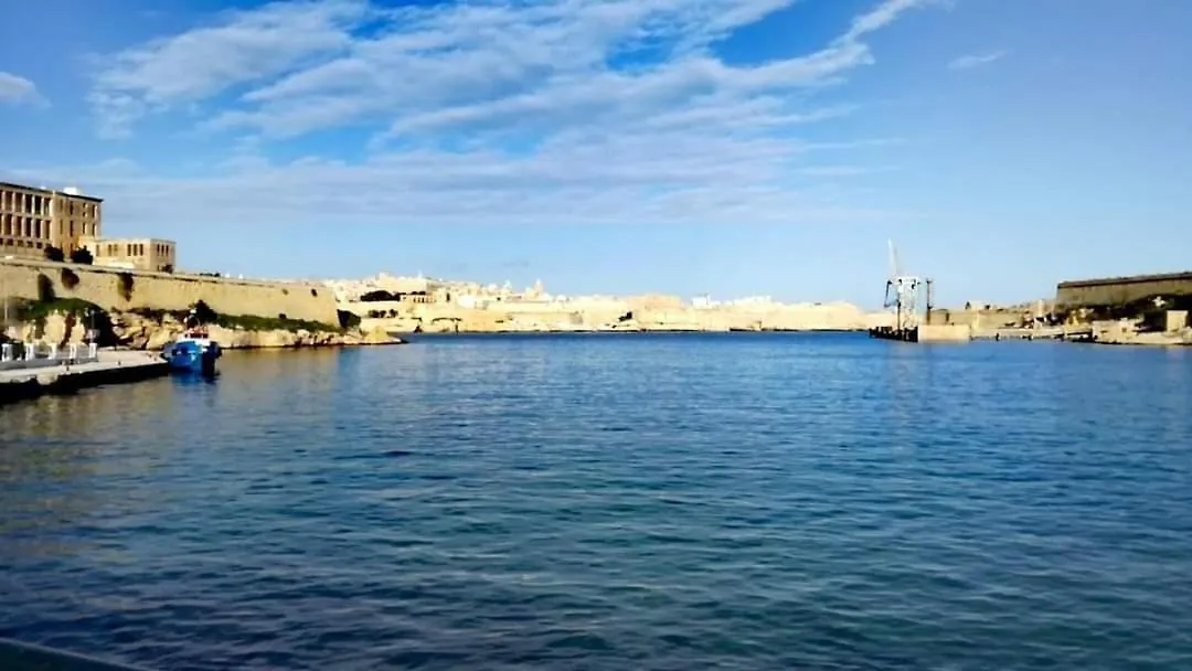 Villa 1500 Little Pink House In Kalkara Creek 0*,  Malta