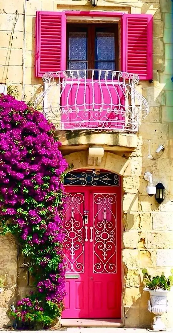 Villa 1500 Little Pink House In Kalkara Creek